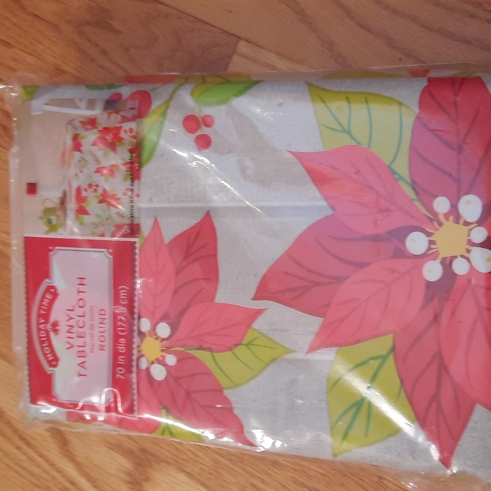 NEW 70in round vinyl poinsettia tablecloth holiday time Christmas kitchen